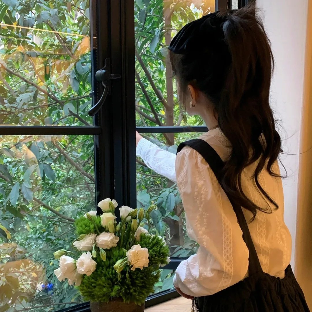 带子狼 在那双小手中